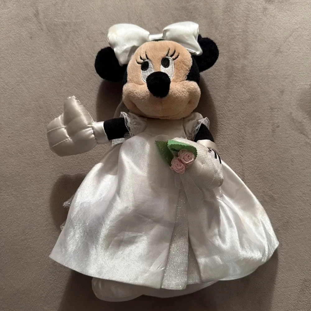 Disney Parks Minnie Mouse 12